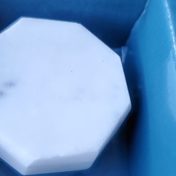 Set of 8 Octagonal White Stone (Marble or Quartz) Drawer Pulls NWT in box. - Picture 6 of 8